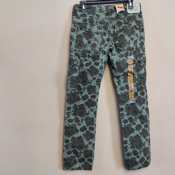 Levi's 511 slim floral cargo pants - Picture 8 of 13